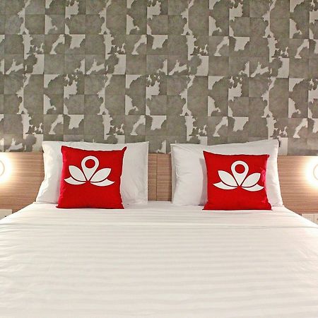 Отель Zen Premium Sampoerna Strategic Square Джакарта Экстерьер фото