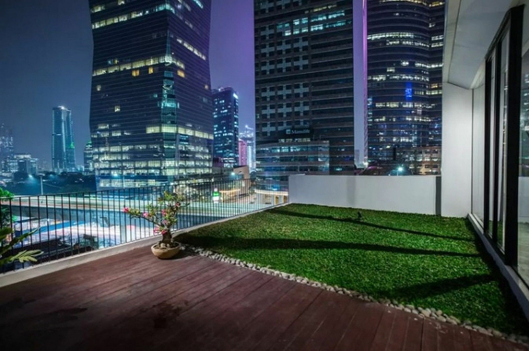 Отель Zen Premium Sampoerna Strategic Square Джакарта Экстерьер фото