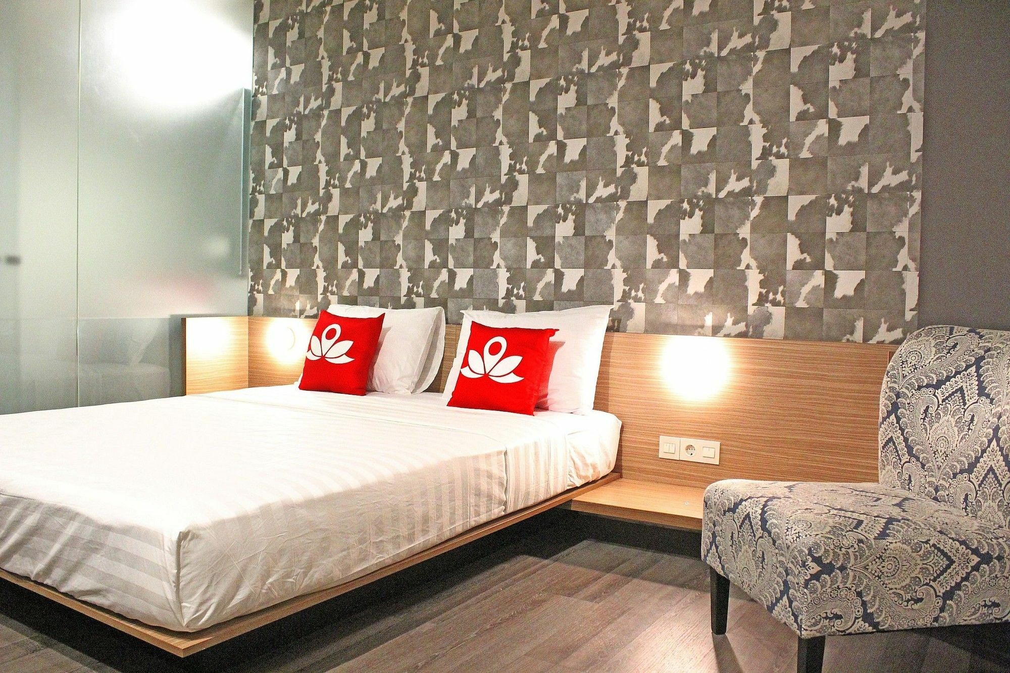 Отель Zen Premium Sampoerna Strategic Square Джакарта Экстерьер фото