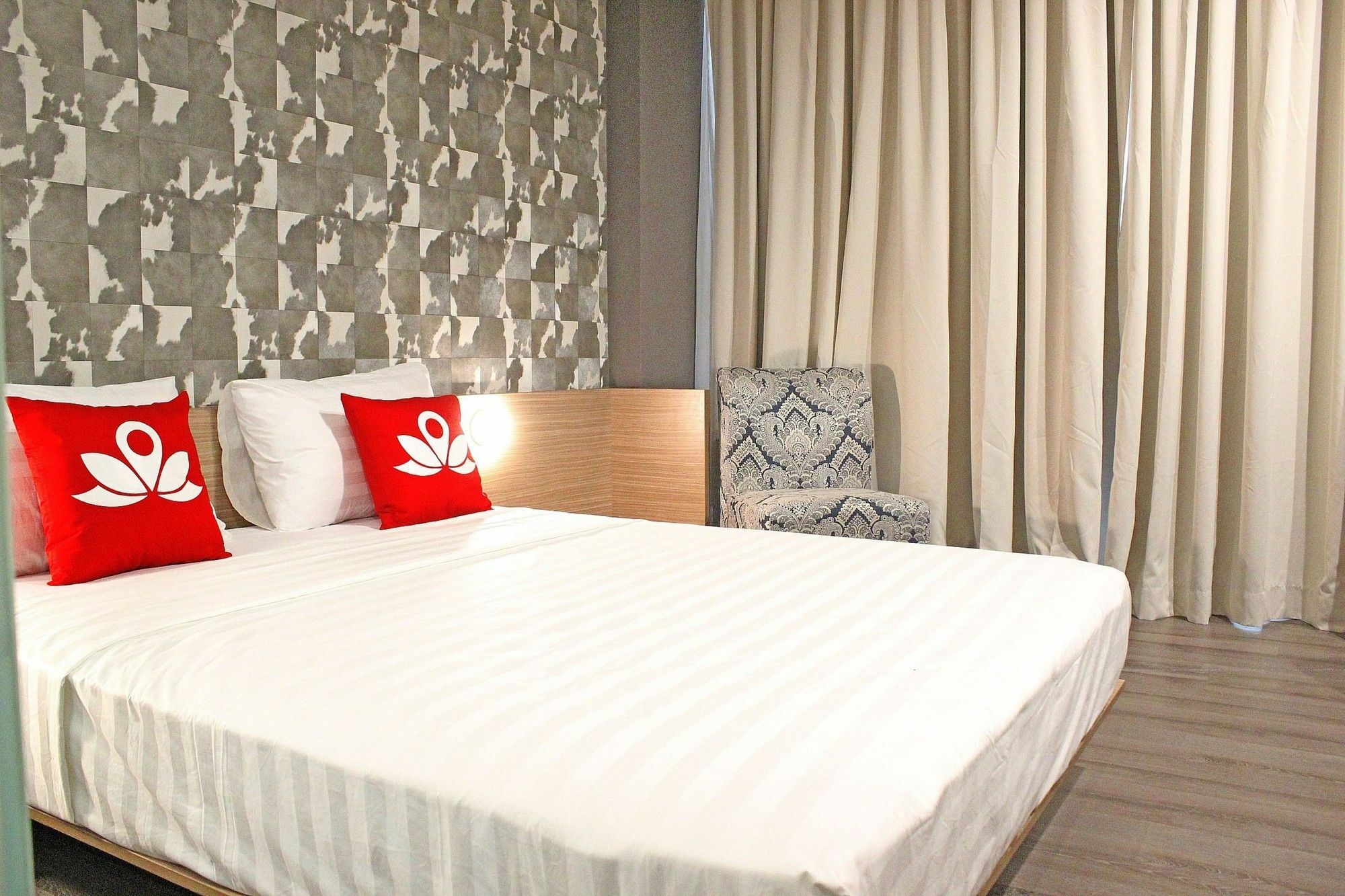 Отель Zen Premium Sampoerna Strategic Square Джакарта Экстерьер фото