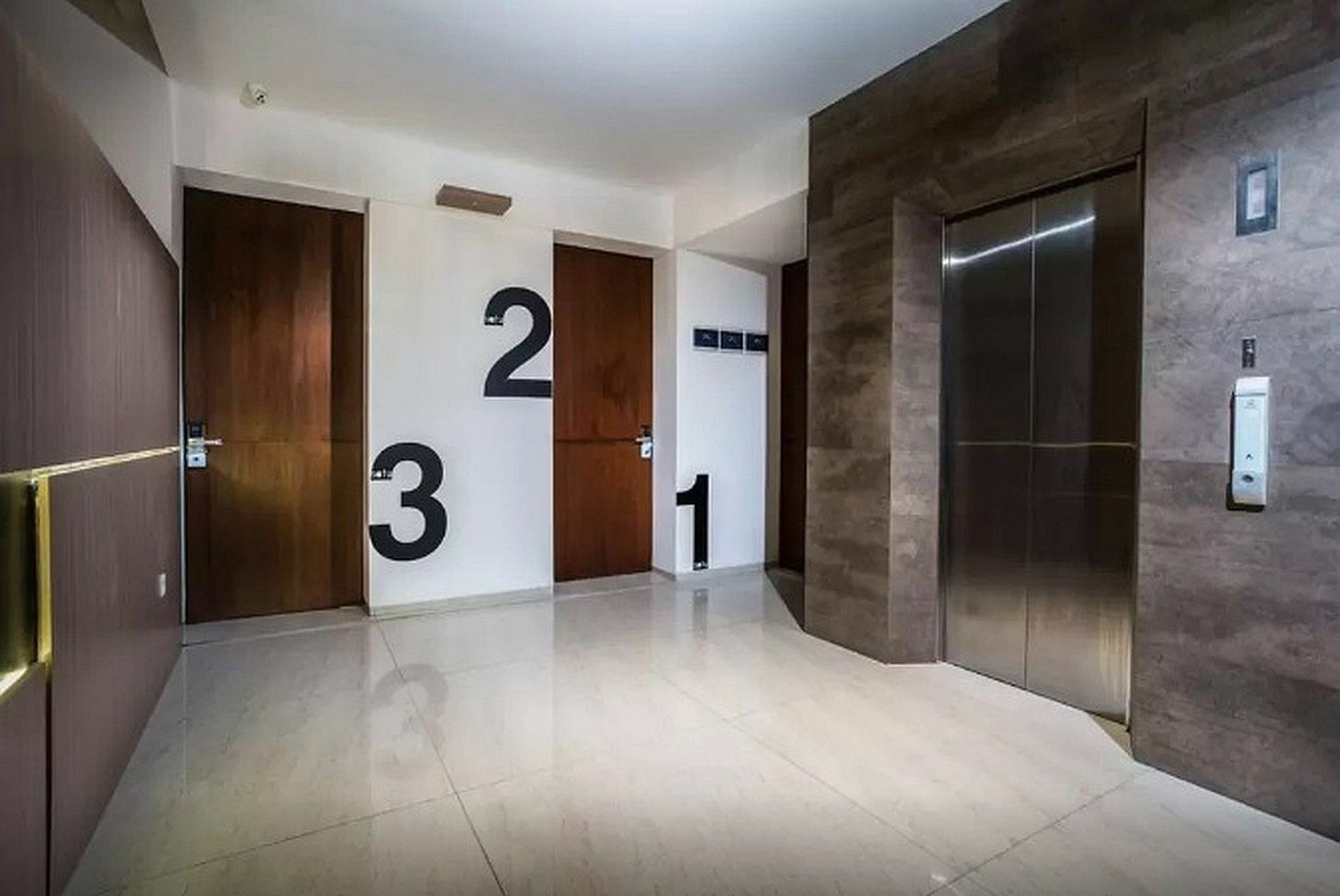 Отель Zen Premium Sampoerna Strategic Square Джакарта Экстерьер фото
