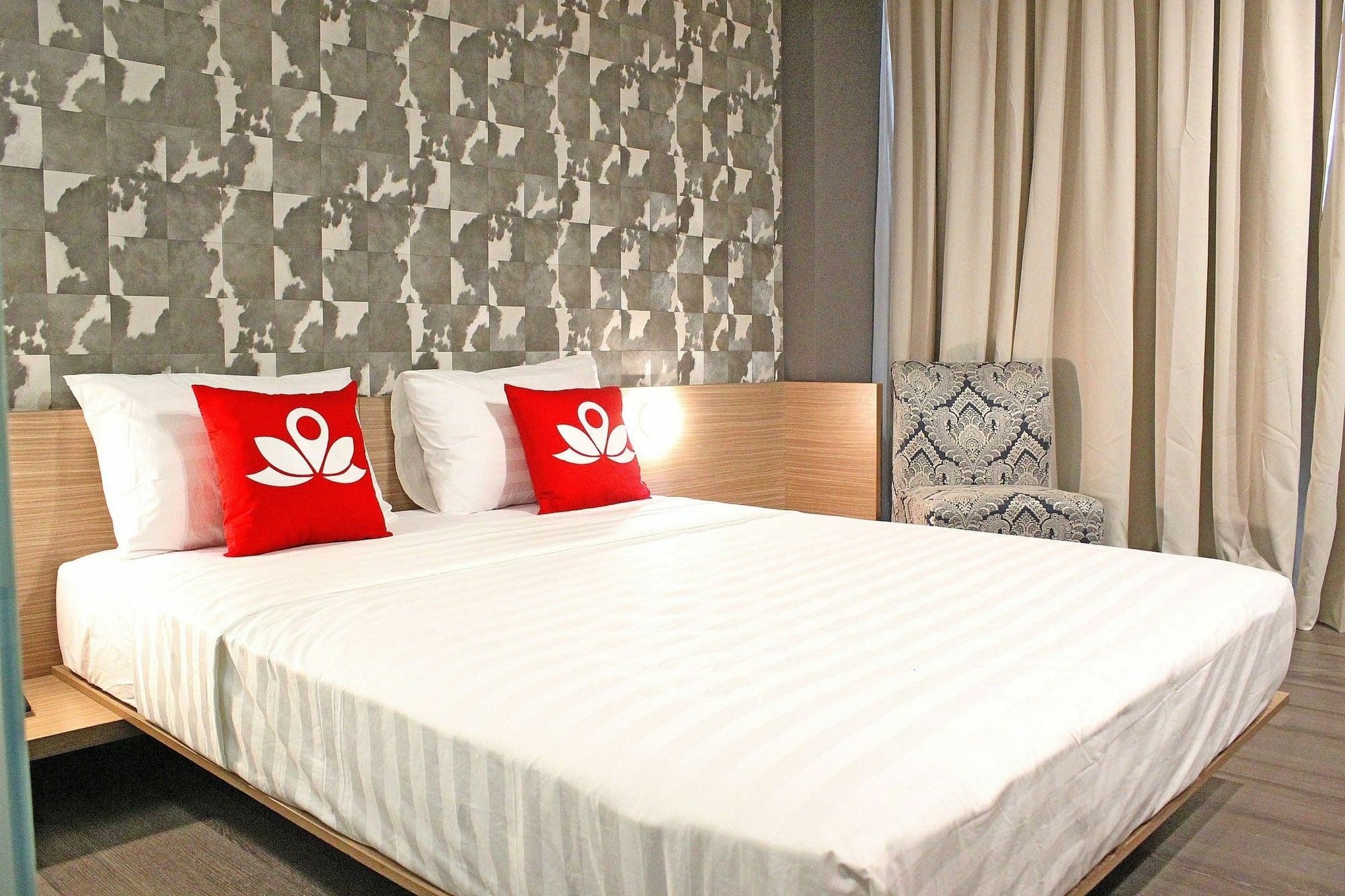Отель Zen Premium Sampoerna Strategic Square Джакарта Экстерьер фото